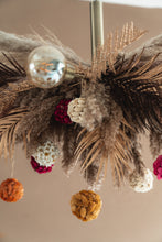 Load image into Gallery viewer, CHRISTMAS BALL FLOWERY WHITE