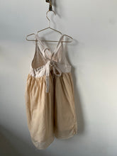 Load image into Gallery viewer, moonbeamcollective jurk maat 5/6 jaar