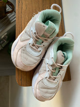 Load image into Gallery viewer, reebok sneakers maat 24