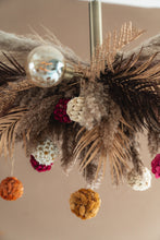 Afbeelding in Gallery-weergave laden, CHRISTMAS BALL FLOWERY PINK