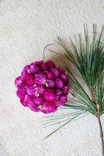 Afbeelding in Gallery-weergave laden, CHRISTMAS BALL BUBBLY PURPLE BATIK CORD