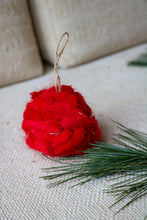 Load image into Gallery viewer, CHRISTMAS BALL FLUFFY RED
